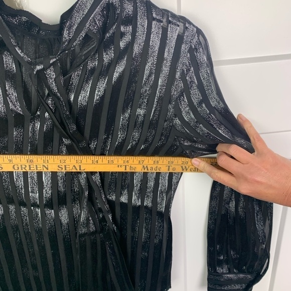 NWT J. Crew SMALL Silk Metallic Chiffon Mockneck Top Blouse Black Long Holiday - Picture 8 of 8